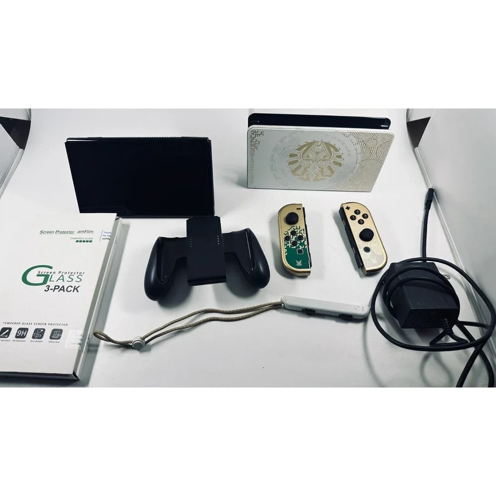 Nintendo Switch OLED - Zelda Tears of the Kingdom Edition. READ (Joy-Con issue)
